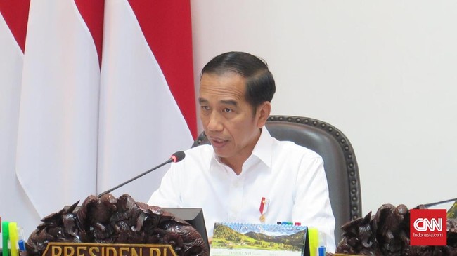 Presiden Jokowi menyatakan pemerintah tetap memutuskan penerapan PPKM mikro untuk mengendalikan kasus covid-19.