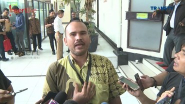 img-title Dituding Selingkuh, Suami Karen Idol: Pencemaran Nama Baik