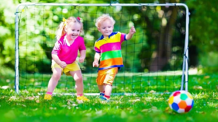Detoksifikasi juga diperlukan anak-anak untuk menyeimbangkan gaya hidup modern.