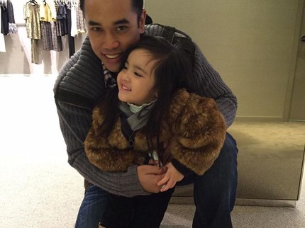 Daddy's Daughter, 7 Foto Hangat Mikhayla dan Sang Ayah Ardi Bakrie