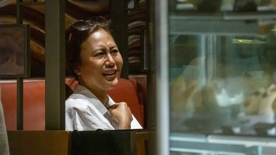 Konsulat Jenderal RI di Hong Kong akan memberikan bantuan untuk Azura Luna Mangunhardjono.