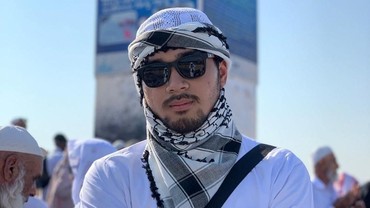 img-title 9 Hari Pergi Umroh, Achmad Megantara Berdoa Minta Jodoh