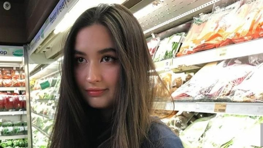 stephanie poetri