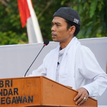 Lika-Liku Perjalanan Cinta UAS, Ceraikan Istri Pertama-Nikahi Gadis Belia