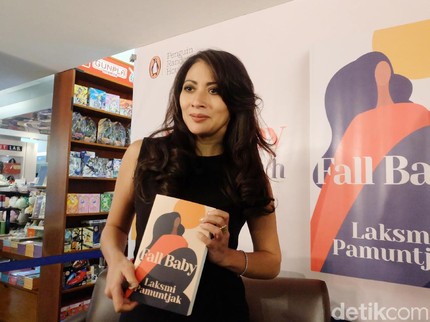 Keren Bunda! Novel Fall Baby Karya Laksmi Pamuntjak Raih Penghargaan di Singapura