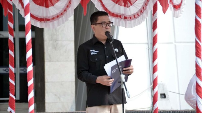 Helmy Yahya dinonaktifkan dari jabatan Direktur Utama oleh Dewan Pengawas Lembaga Penyiaran Publik TVRI.