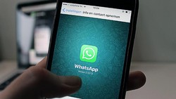 Cara Aktifkan Fitur Dark Mode di WhatsApp Terbaru