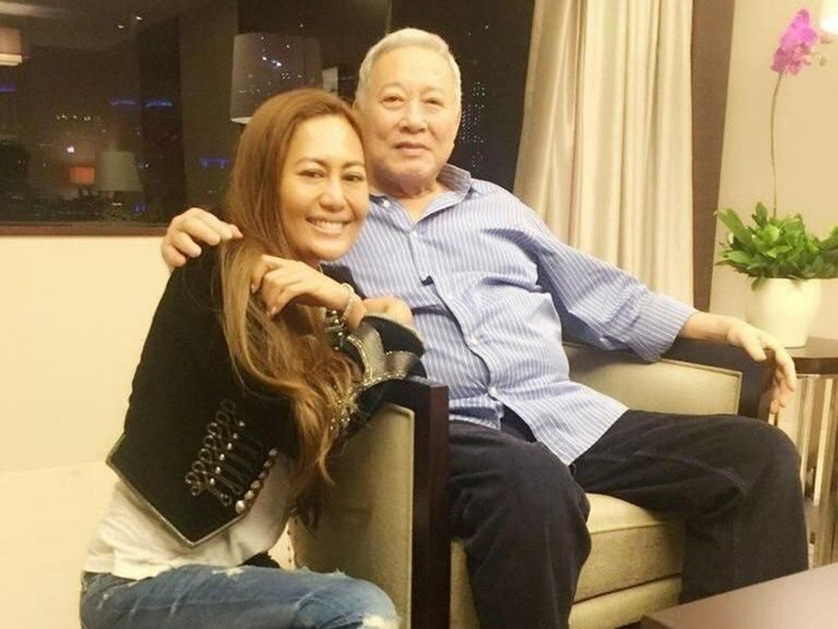 Azura Luna Mangunhardjono menjadi penipu profesional demi memenuhi gaya hidup mewah di Hong Kong&period; Inilah deretan potret cantiknya&period;