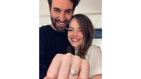 Emma Stone Tunangan dengan Produser SNL David McCary