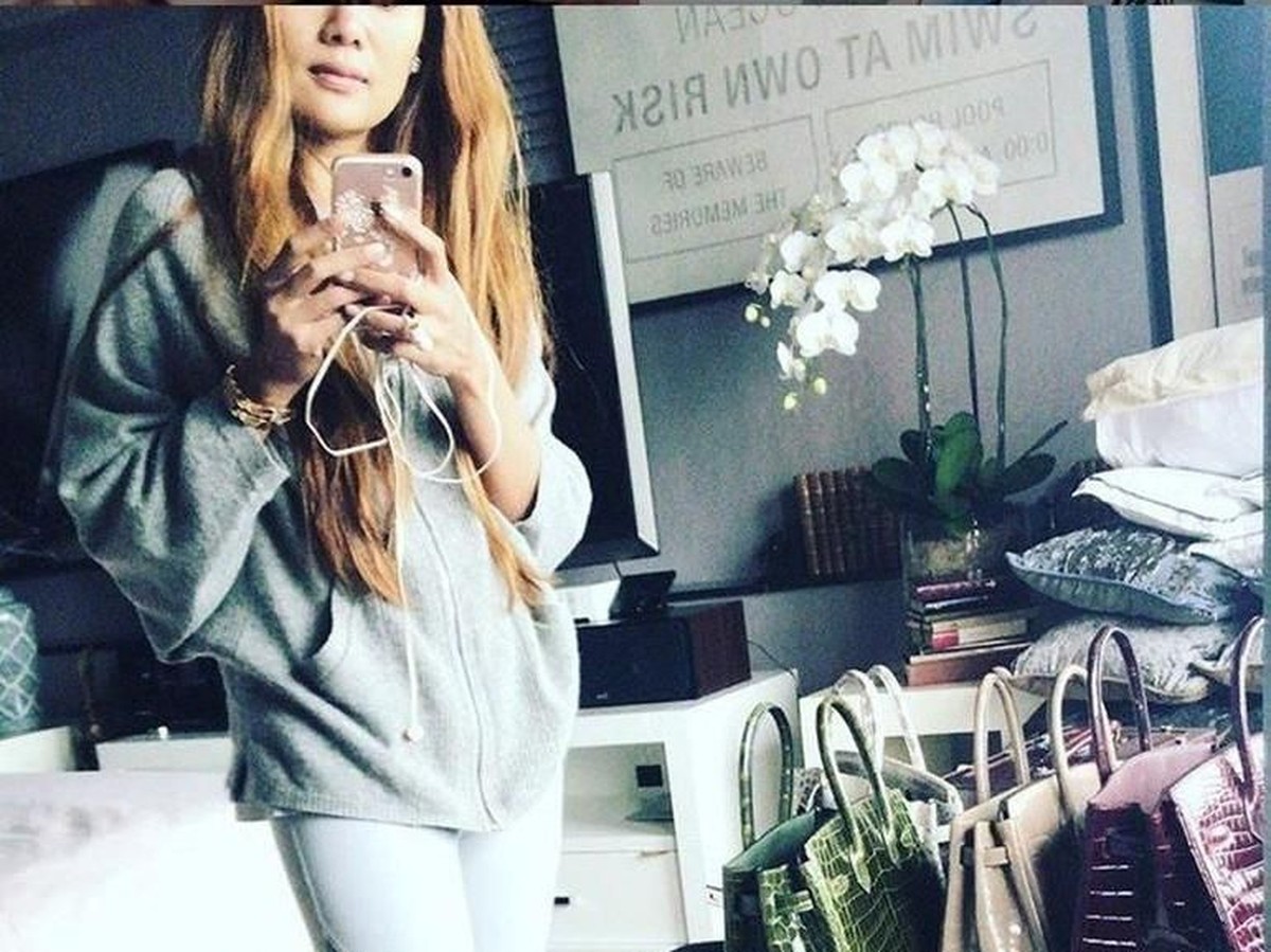 Azura Luna Mangunhardjono menjadi penipu profesional demi memenuhi gaya hidup mewah di Hong Kong&period; Inilah deretan potret cantiknya&period;