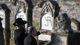 Tugu Peringatan Anne Frank di Boise Idaho Dirusak