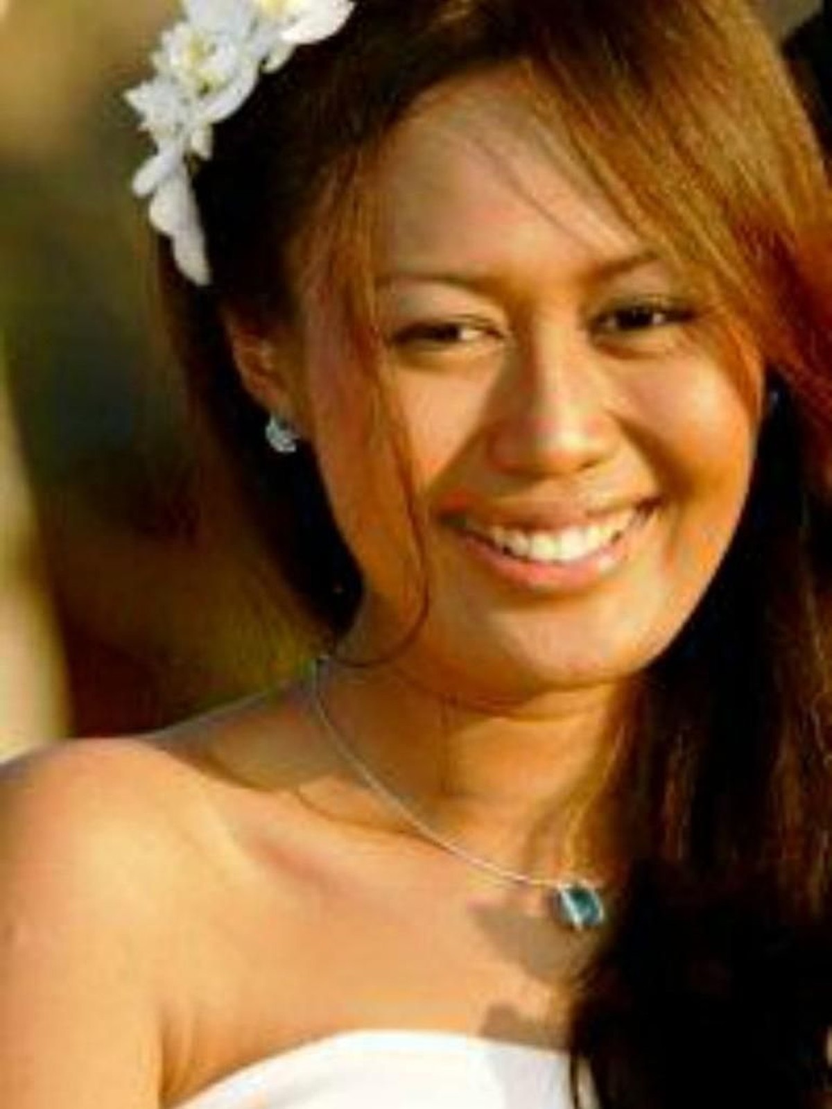 Azura Luna Mangunhardjono menjadi penipu profesional demi memenuhi gaya hidup mewah di Hong Kong&period; Inilah deretan potret cantiknya&period;