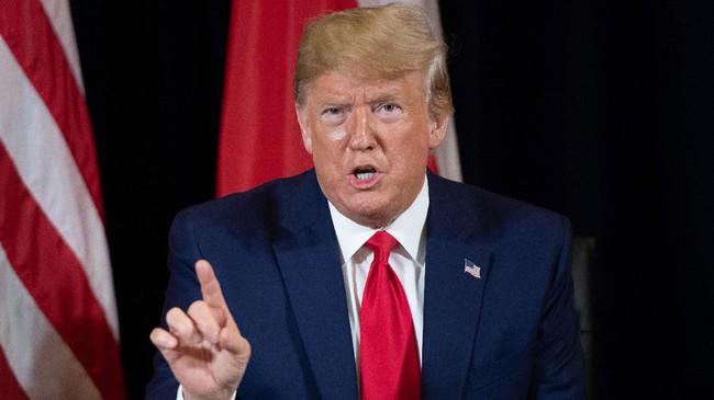 Penasehat hukum tim kampanye Donald Trump mengancam akan memperkarakan pemberitaan yang menuduh kliennya melecehkan seorang model, Amy Dorris.