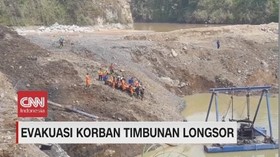 VIDEO: Evakuasi Korban Timbunan Longsor