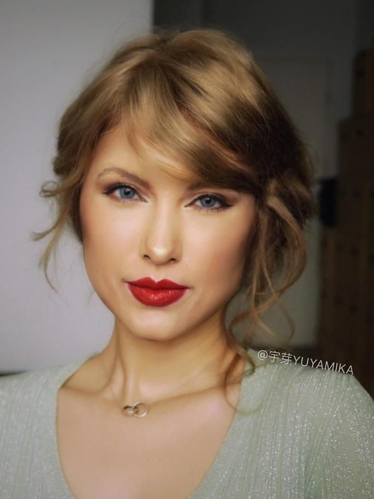 Heboh lewat video penyiksaan yang dilakukan sang pacar&comma; ternyata He Yuhong adalah MUA hebat yang mampu tirukan berbagai wajah tokoh ternama dunia&period;