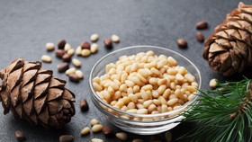 5 Manfaat Kacang Pinus, untuk Tulang hingga Jantung