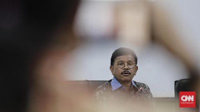 img-title Plate Balas Klaim Reshuffle Bjorka: Kewenangan Presiden, Bukan Rakyat