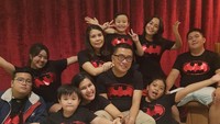 7 Potret Hangat Helmy Yahya Bersama Istri, Anak, dan Cucu