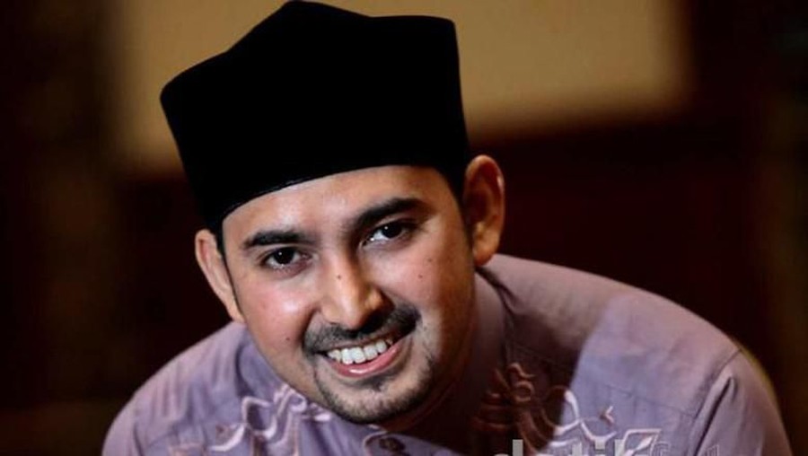 Kabar perceraian 3 pendakwah terkenal ini juga sempat menarik perhatian dari netizen.