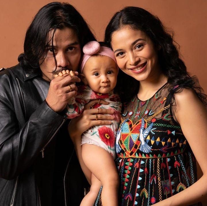 <p>Untuk Bunda ketahui, terdapat fakta unik di balik nama Surinala. Namanya sempat mencuri perhatian. Namanya rupanya terinspirasi dari nama anak Tom Cruise, Suri. Semoga Surinala tumbuh menjadi anak yang cerdas dan sehat ya! (Foto: Instagram: @chicco.jerikho)</p>