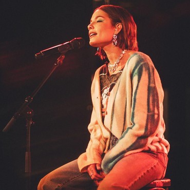 Lirik Lagu Without Me - Halsey