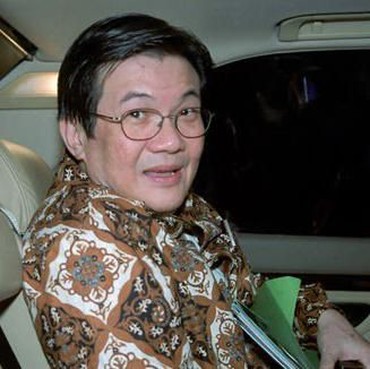 Kisah Mantan Sopir Angkot Jadi Salah Satu Orang Terkaya di RI