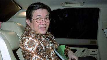 Kisah Mantan Sopir Angkot Jadi Salah Satu Orang Terkaya di RI
