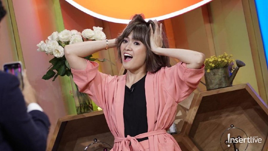 Chika Jessica sedang mengincar sebuah tas mewah hingga menerima berbagai syuting.