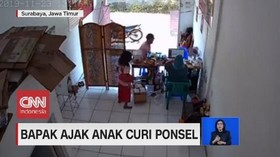 VIDEO: Bapak Ajak Anak Curi Ponsel