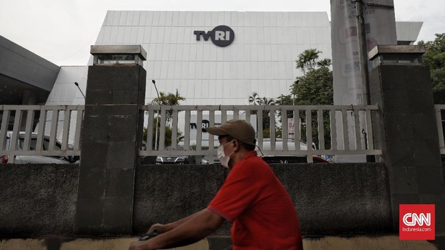 DPR meminta Dewan Pengawas TVRI menunjuk dirut baru dan segera mengakhiri konflik internal.
