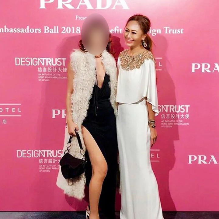 <p>Hidup sebagai sosialita Hong Kong, Azura sempat mendatangi red carpet di acara Ambassadors Ball 2018 di Hong Kong. (Foto: Instagram)</p>