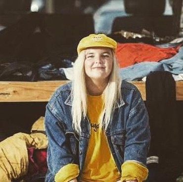 Kisah Haru Pelantun 'Dance Monkey', Penyanyi Jalan hingga Terkenal