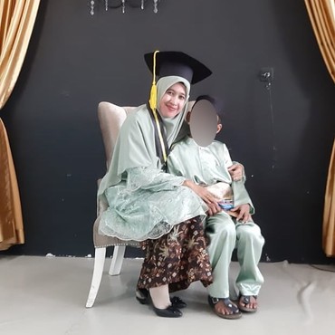 Cerai dari UAS, Sang Mantan Istri Sebut Tak Malu Kini Jualan Rendang