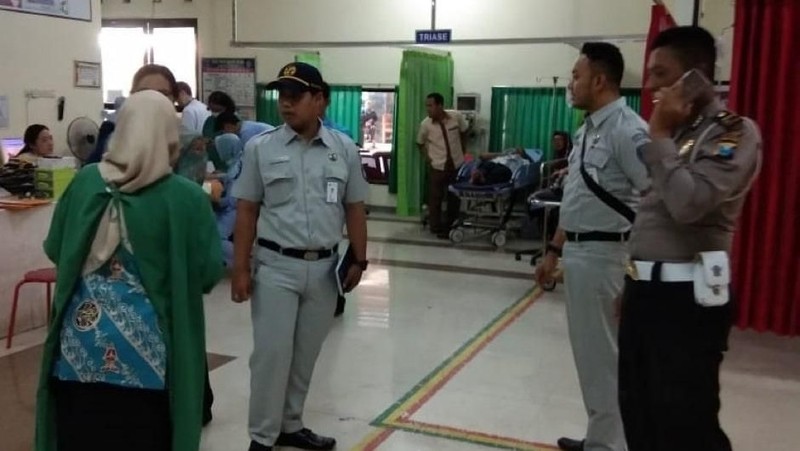 Sebuah bus pariwisata Fabian Anugrah terjun ke sungai berisi rombongan guru pengawas dan Kepala Sekolah TK dari Tulungagung pada Sabtu (7/12).