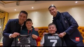 VIDEO: Buffon dan Ronaldo Bertemu Korban Gempa Albania