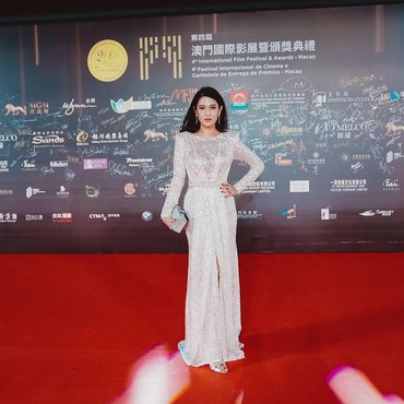 Suho EXO Lempar Senyum Manis ke Dian Sastrowardoyo