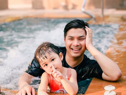 7 Foto Lucunya Natusha Alinskie yang Pintar Bergaya Hingga Suka Ngupil