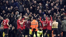 Efek Corona, Liga Inggris Bisa Larang Fan Manula ke Stadion