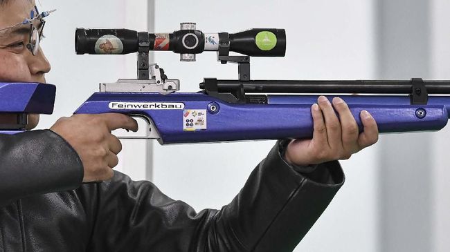 Menembak Raih Emas Pertama Indonesia di SEA Games Hari Ini Cabang olahraga menembak menjadi peraih medali emas pertama bagi kontingen Indonesia pada hari ini, Minggu (8/12), lewat Ahmad Rifqi Mukhlisin.