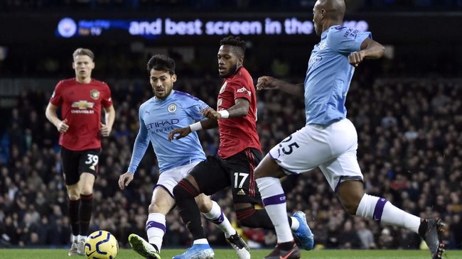 Manchester United akan menjamu Manchester City pada leg pertama babak semifinal Piala Liga Inggris di Stadion Old Trafford.