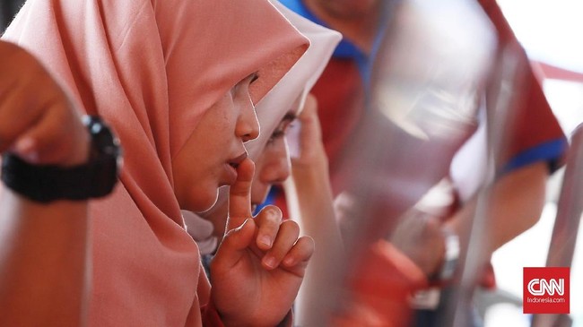 Kebijakan baru Nadiem Makarim memperbolehkan mahasiswa menukarkan 40 SKS dengan kegiatan luar kampus dinilai membutuhkan standar yang jelas.