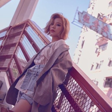 Debut Solo, Wheein MAMAMOO Rilis Mini Album 'Redd'