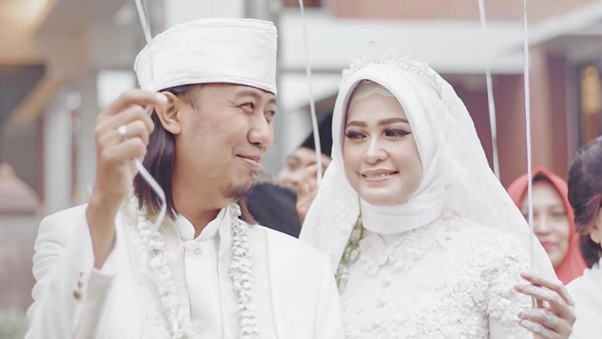 Simak 7 momen bahagagia pernikahan kedua Ade Jigo dan Irene&period;