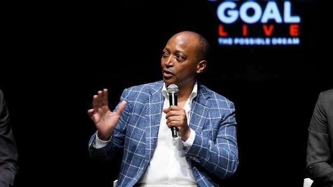 Patrice Motsepe merupakan orang kaya baru versi Forbes. Ia sekaligus menjadi orang kaya pertama dari Afrika.
