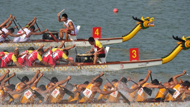 Indonesia berhasil menambah medali emas ke-78 dari cabor traditional boat race nomor men's 12 crew open 800 di SEA Games 2023, Selasa (16/5) siang.