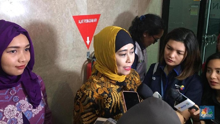 Awak Kabin Garuda Curhat: 18 Jam tidak Tidur & Gaji Dipotong!