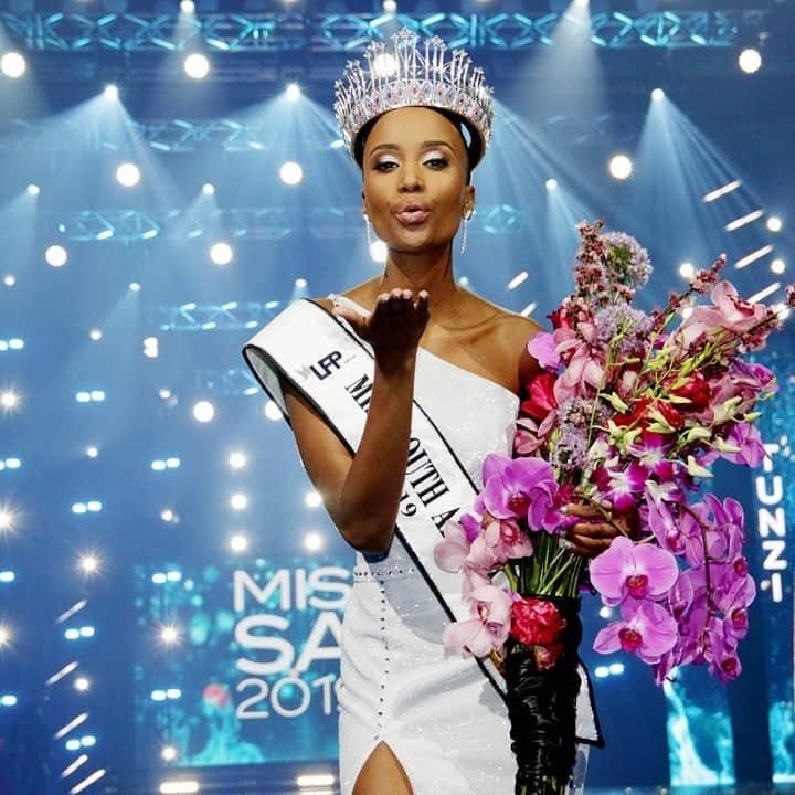 <p>Tunzi mewakili Afrika Selatan setelah menang dalam kontes Miss South Afrika 2019. (Foto: Instagram @zozitunzi)</p>
