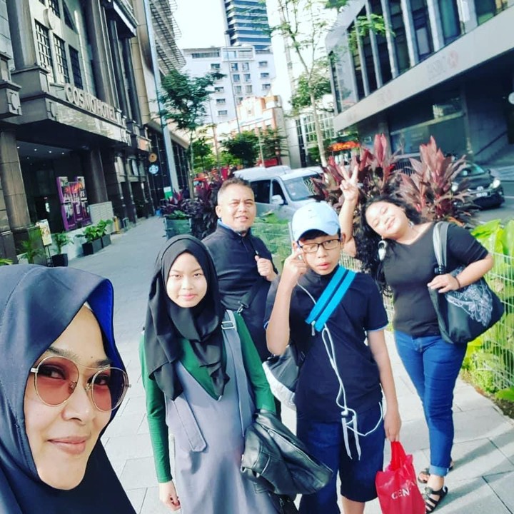 <p>Setuju ya, Bun? Mereka kompak banget! (Foto: Instagram @dennych)</p>
