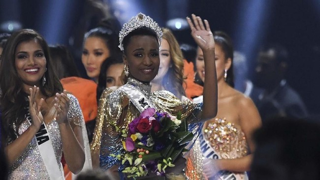 FOTO: Jalan Panjang Zozibini Tunzi Raih Mahkota Miss Universe