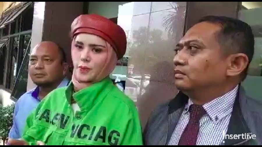 Terkuak, Ini Alasan Perceraian Vicky Prasetyo dan Angel Lelga Terbongkar alasan perceraian Vicky Prasetyo dan Angel Lelga.